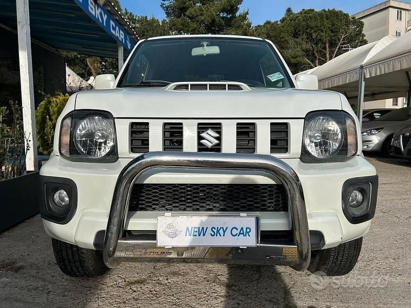 Usata Suzuki Jimny 85 CV (62 kW) 2013 Bianco SUV