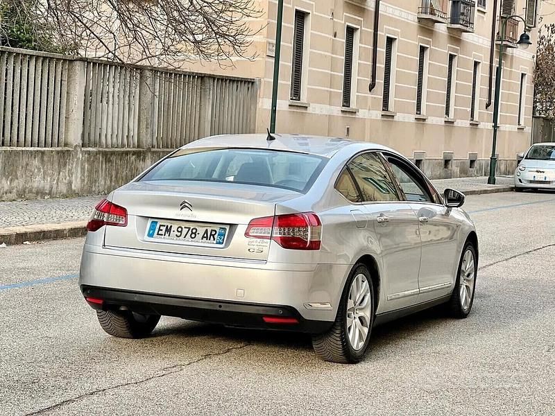 Usata Citroën C5 Exclusive 181 CV (133 kW) 2017 Grigio alluminio metallizzato Berlina