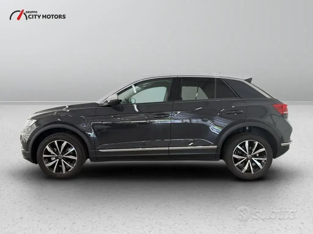 Usata VW T-Roc Business 110 CV (80 kW) 2021 Grigio SUV