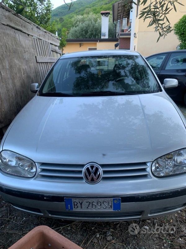 Usata VW Golf IV 90 CV (66 kW) 2001 Grigio Utilitaria