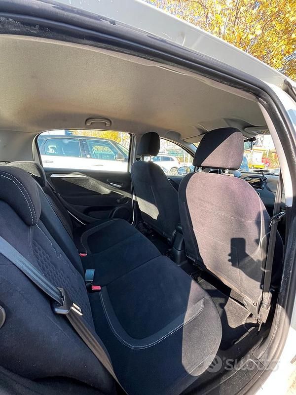 Usata Fiat Punto Lounge 75 CV (55 kW) 2013 Bianco Berlina