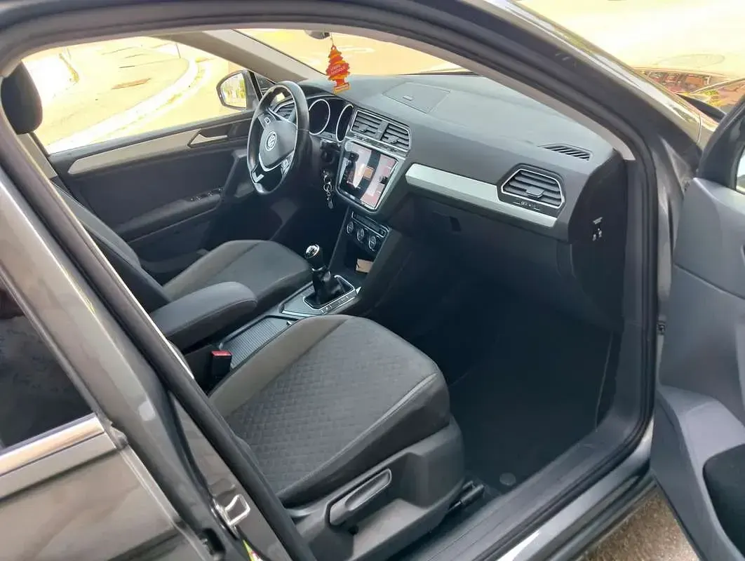 Usata VW Tiguan Business 116 CV (85 kW) 2017 Grigio SUV