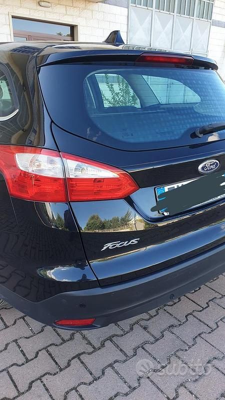 Usata Ford Focus 115 CV (84 kW) 2012 Nero Station wagon