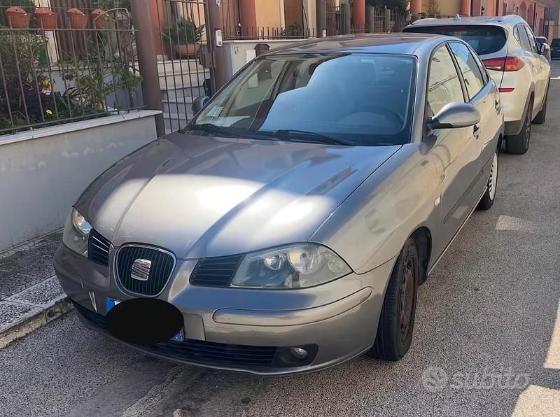Usata Seat Ibiza 75 CV (55 kW) 2003 Grigio Utilitaria