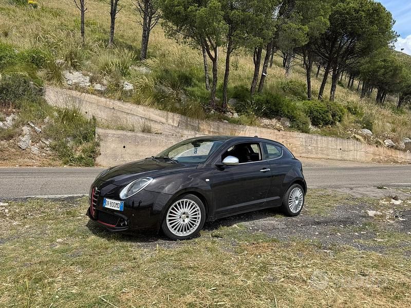 Nero Usata 2009 Alfa Romeo MiTo Due volumi | 4500 € (Molto cara) - Immagine 1/4
