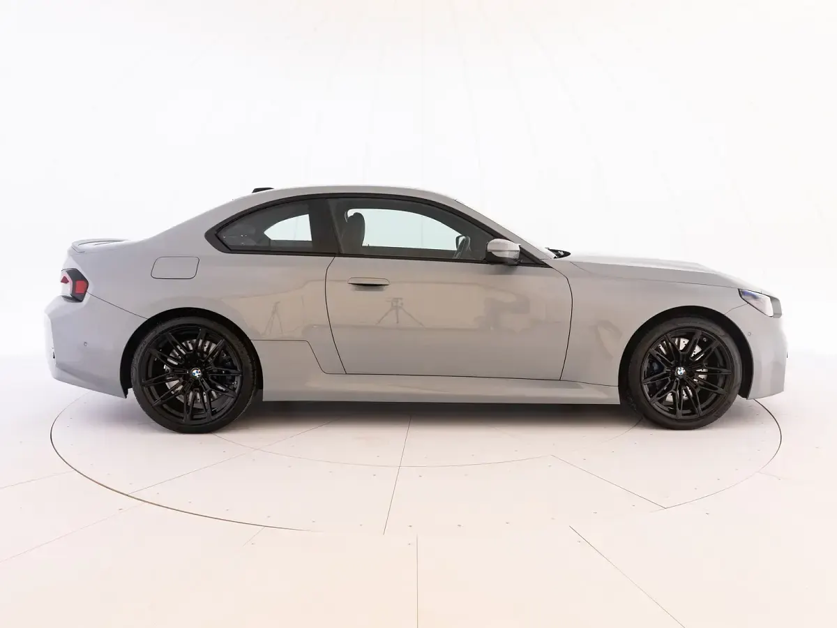 Usata BMW M2 460 CV (338 kW) 2023 Grigio metallizzato chiaro Coupé
