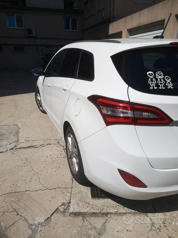 Usata Hyundai i30 110 CV (80 kW) 2015 Bianco Station wagon