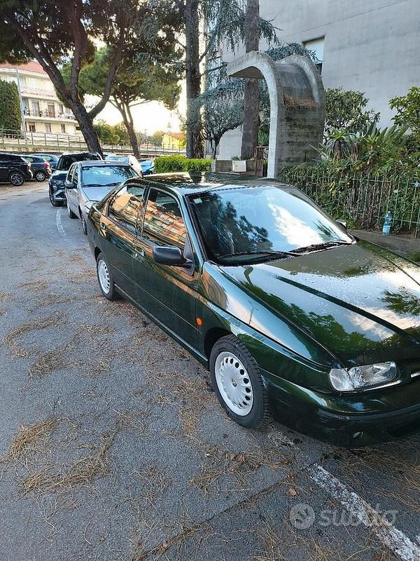 Usata Alfa Romeo 146 103 CV (75 kW) 2000 Verde Utilitaria