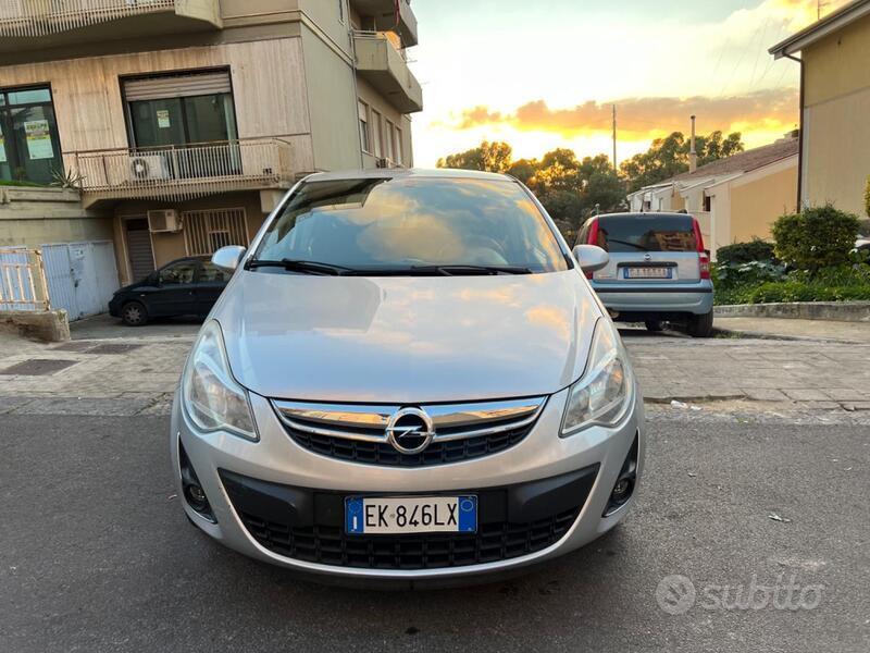 Venduto Opel Corsa 1.2 5 porte Electi. - auto usate in vendita