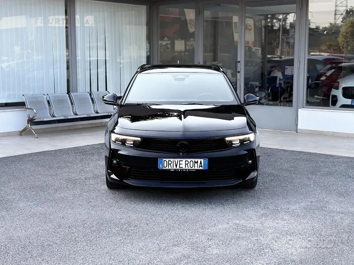 Usata Opel Astra 130 CV (95 kW) 2024 Nero Utilitaria