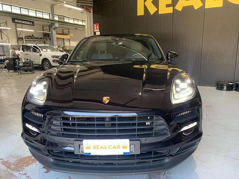 Nero Usata 2021 Porsche Macan SUV | 56.900 € (Ottimo prezzo) - Immagine 1/4