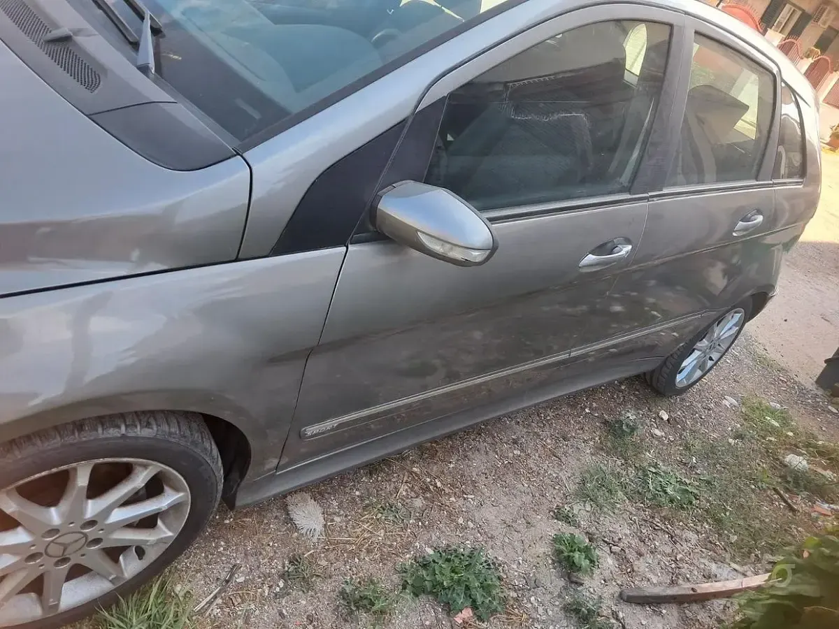 Usata Mercedes B200 2007 Grigio Monovolume