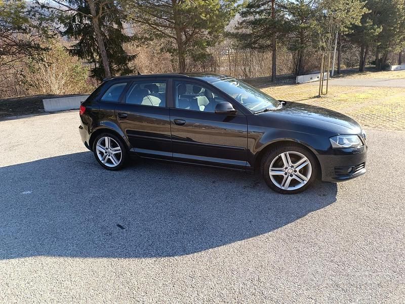 Nero Usata 2010 Audi A3 Tre volumi | 3200 € (Super prezzo) - Immagine 1/4