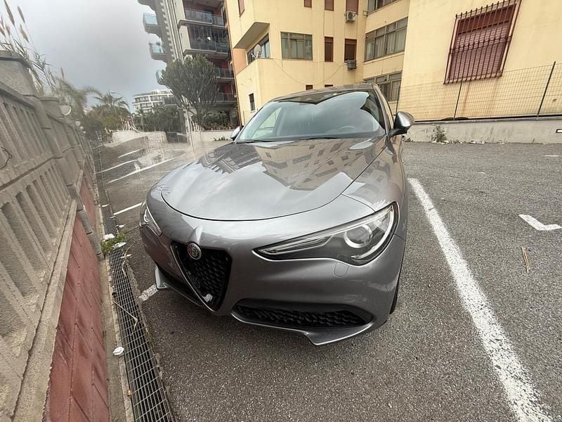 Usata Alfa Romeo Stelvio Executive 190 CV (139 kW) 2020 Grigio SUV