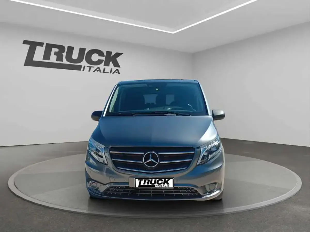 Usata Mercedes Vito 190 CV (139 kW) 2019 Blu grigio Furgone