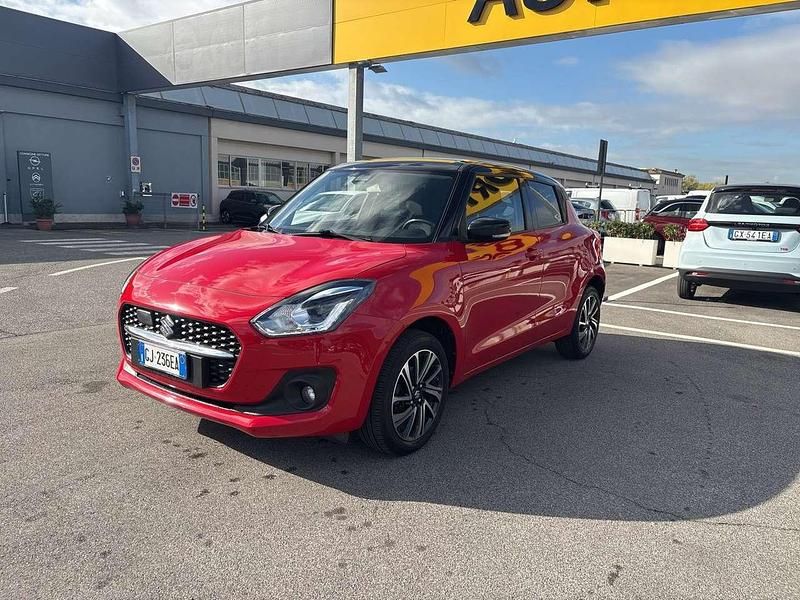 Usata Suzuki Swift 83 CV (61 kW) 2022 Rosso Berlina