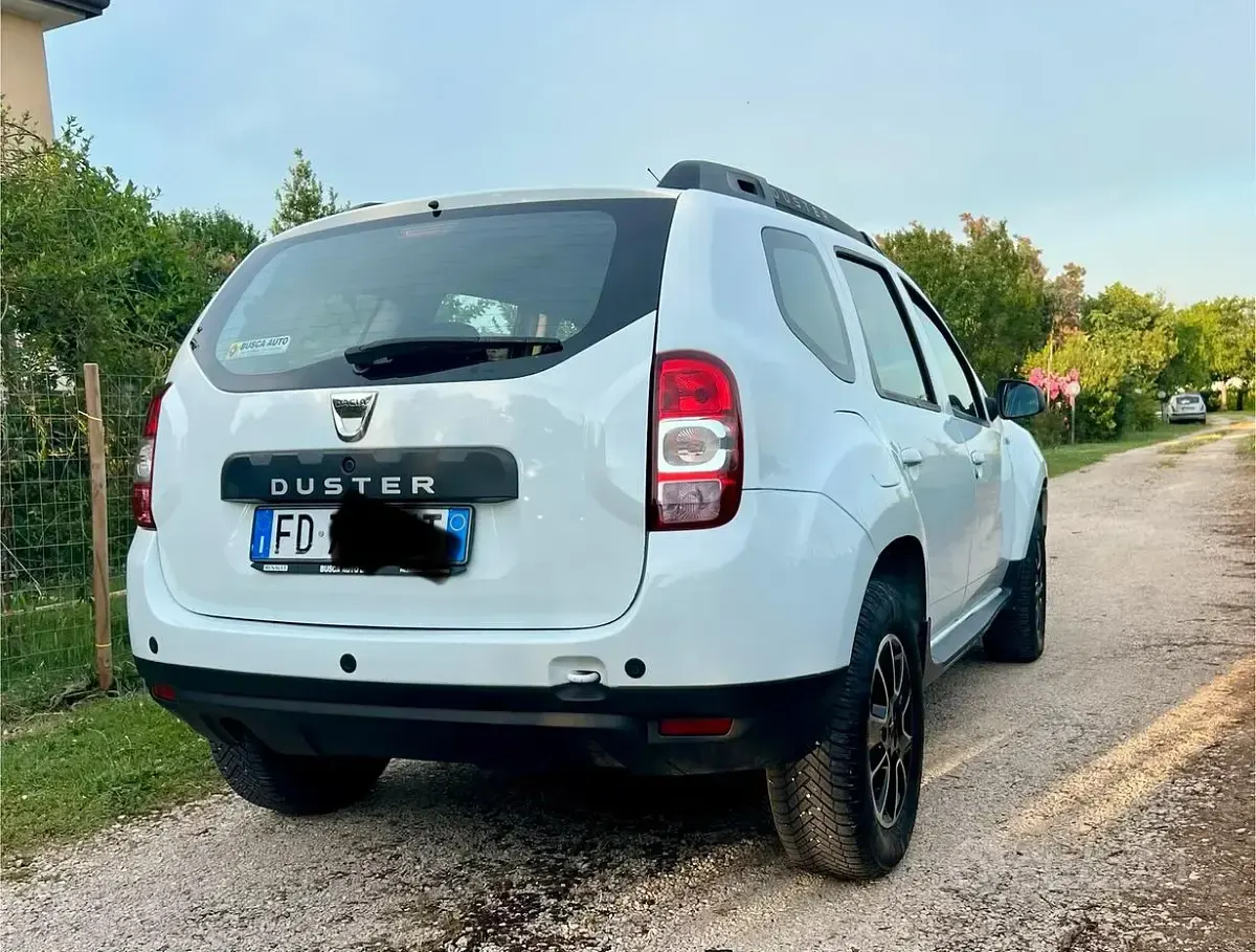 Usata Dacia Duster 105 CV (77 kW) 2016 Bianco SUV