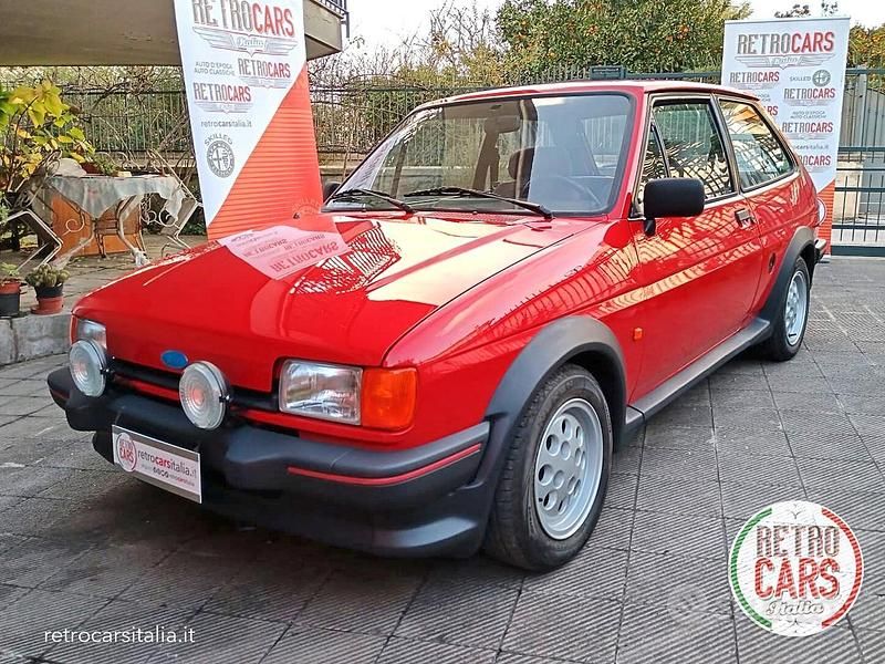 Rosso Usata 1988 Ford Fiesta Due volumi | 11.300 € - Immagine 1/4