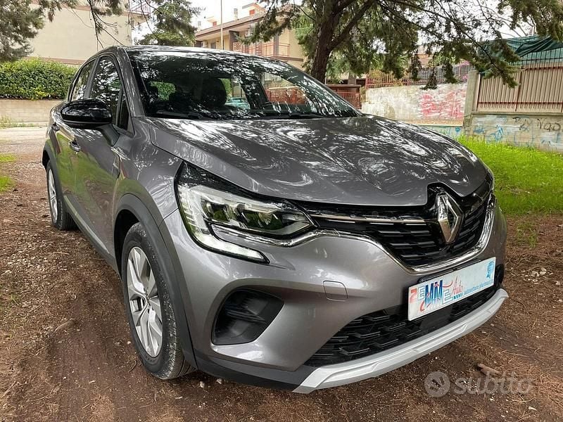 Grigio Usata 2021 Renault Captur Business SUV | 14.900 € (Buon prezzo) - Immagine 1/4