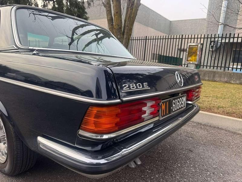 Usata Mercedes E280 185 CV (136 kW) 1981 Other Berlina