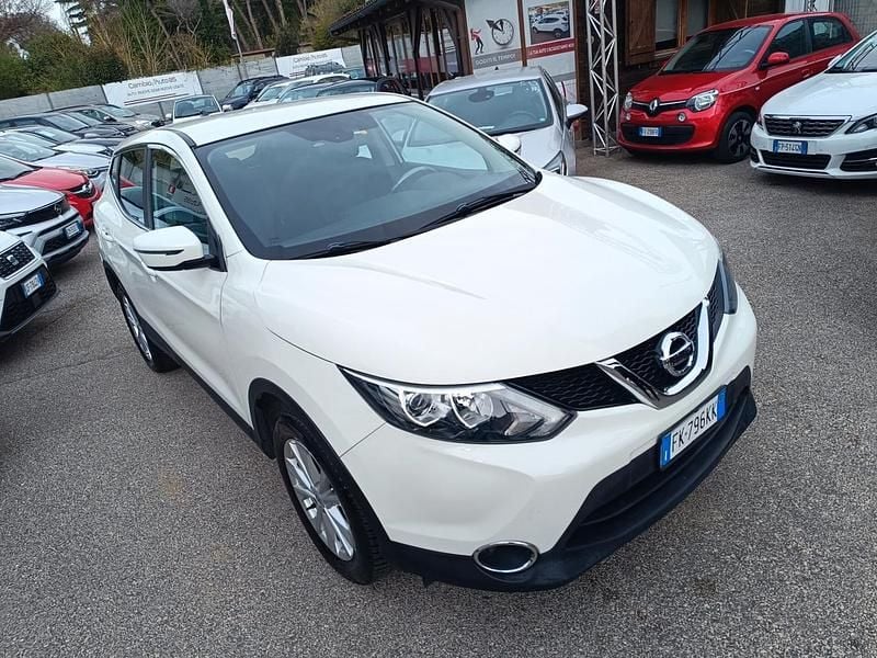 Usata Nissan Qashqai Acenta 110 CV (80 kW) 2017 Bianco SUV