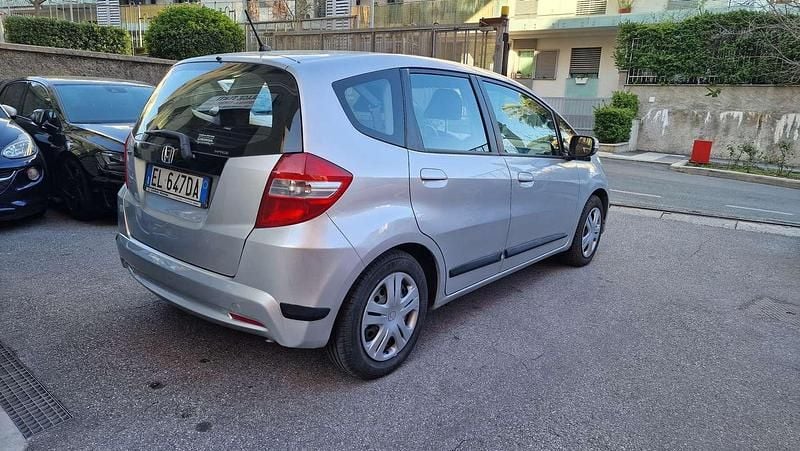 Usata Honda Jazz Elegance 99 CV (72 kW) 2012 Argento Utilitaria