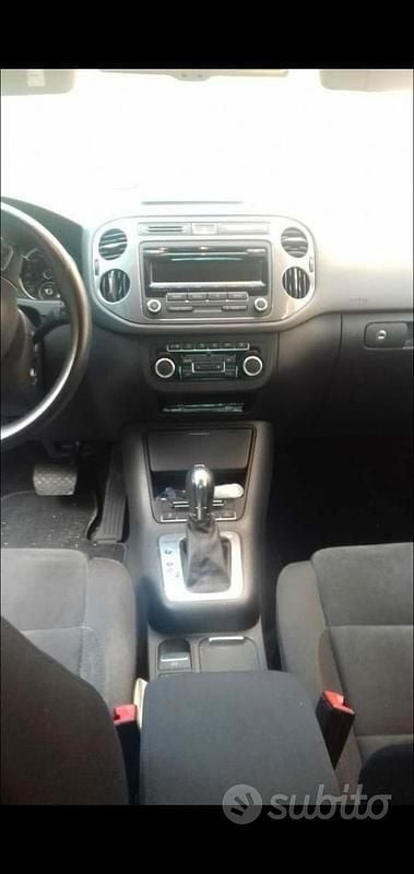 Begagnad VW Tiguan 140 HK (102 kW) 2012 Grå SUV