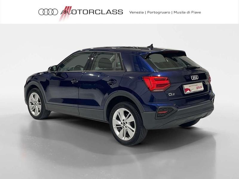 Usata Audi Q2 Business Plus 116 CV (85 kW) 2022 Bleu metallizzato scuro SUV