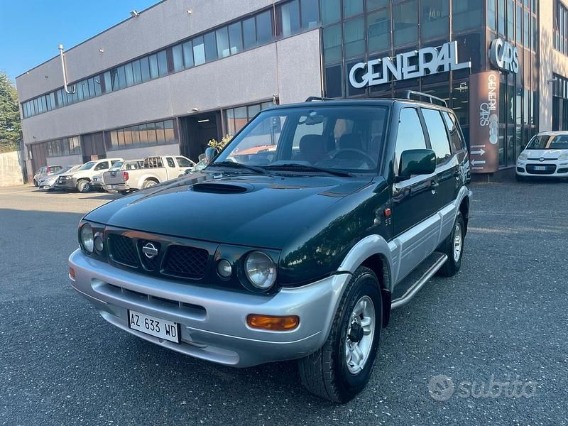 Usata Nissan Terrano SE 125 CV (91 kW) 1998 Verde SUV