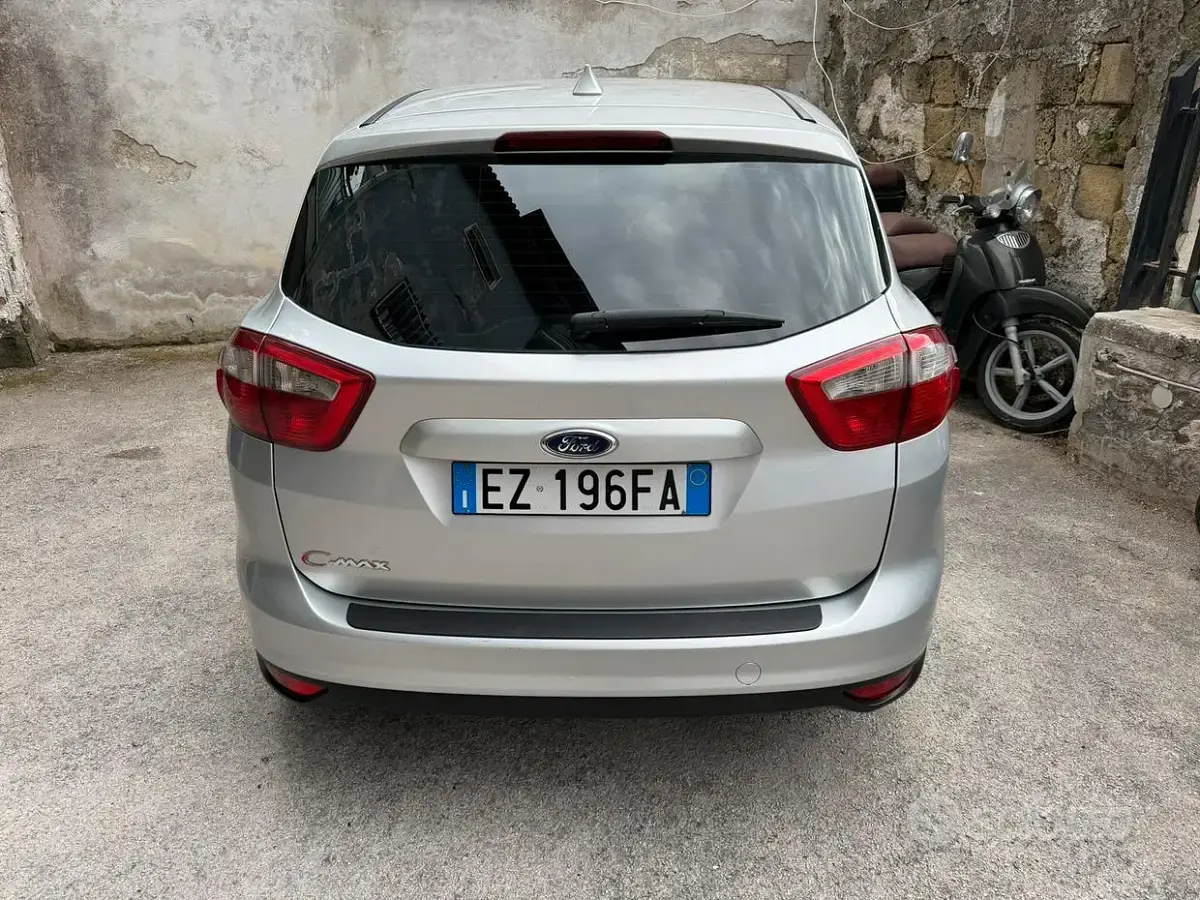Usata Ford C-MAX 115 CV (84 kW) 2015 Grigio Monovolume