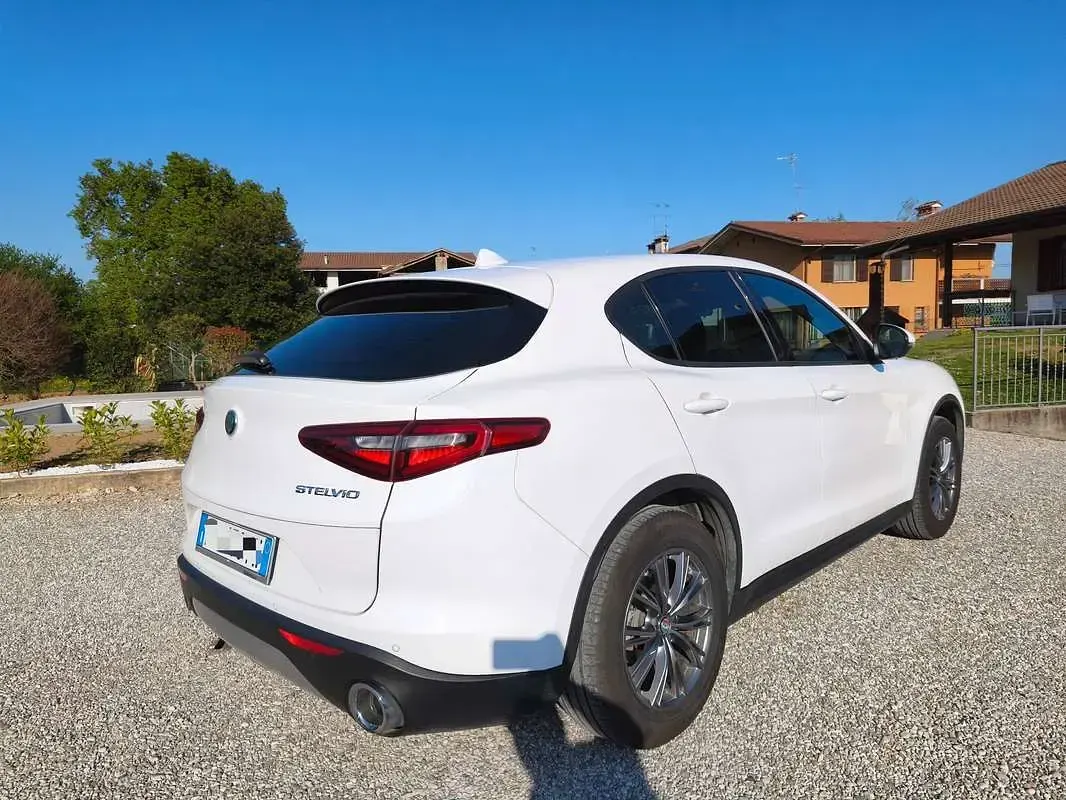 Usata Alfa Romeo Stelvio Tech Edition 190 CV (139 kW) 2018 Bianco SUV