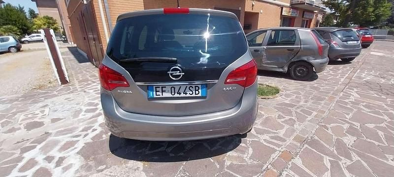 Usata Opel Meriva Cosmo 95 CV (69 kW) 2011 Monovolume