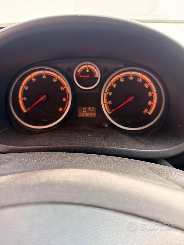 Usata Opel Corsa 80 CV (58 kW) 2008 Nero Utilitaria