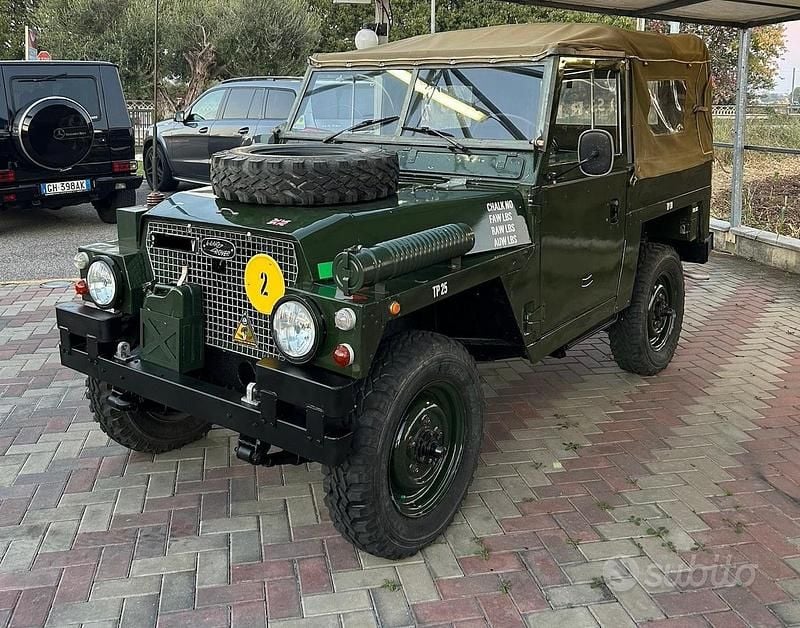 Usata Land Rover Defender 68 CV (50 kW) 1983 Verde SUV