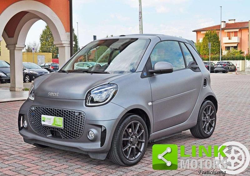 Usata Smart ForTwo Electric Drive 41 kW (56 CV) 2021 Grigio scuro Cabrio