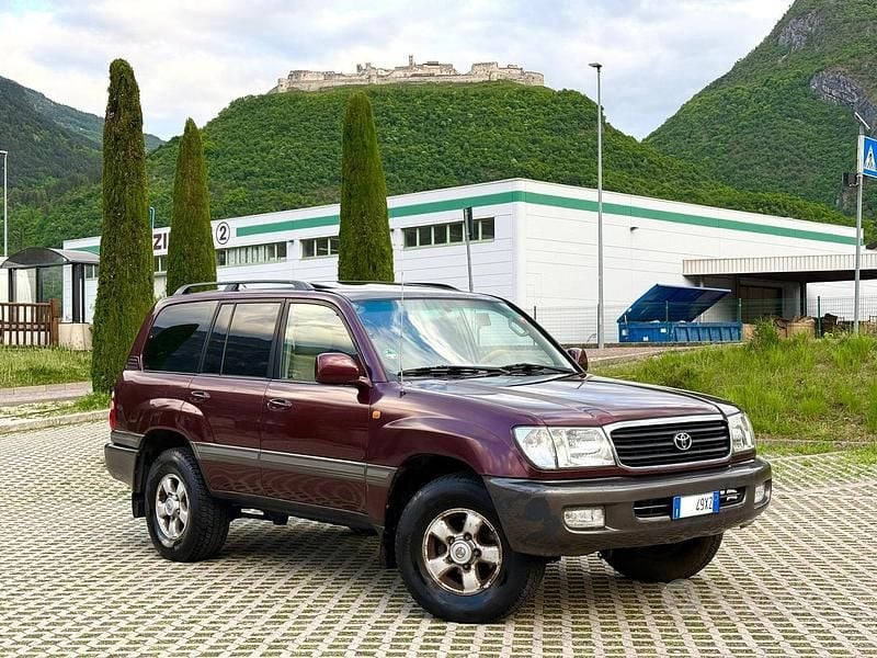 Second-hand Toyota Land Cruiser 204 CP (150 kW) 1999 SUV