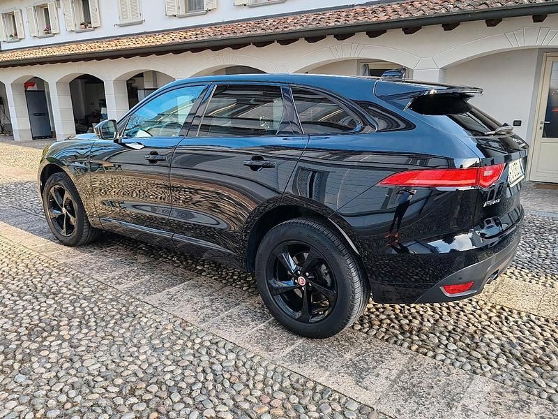 Usata Jaguar F-Pace R-Sport 180 CV (132 kW) 2017 Nero SUV