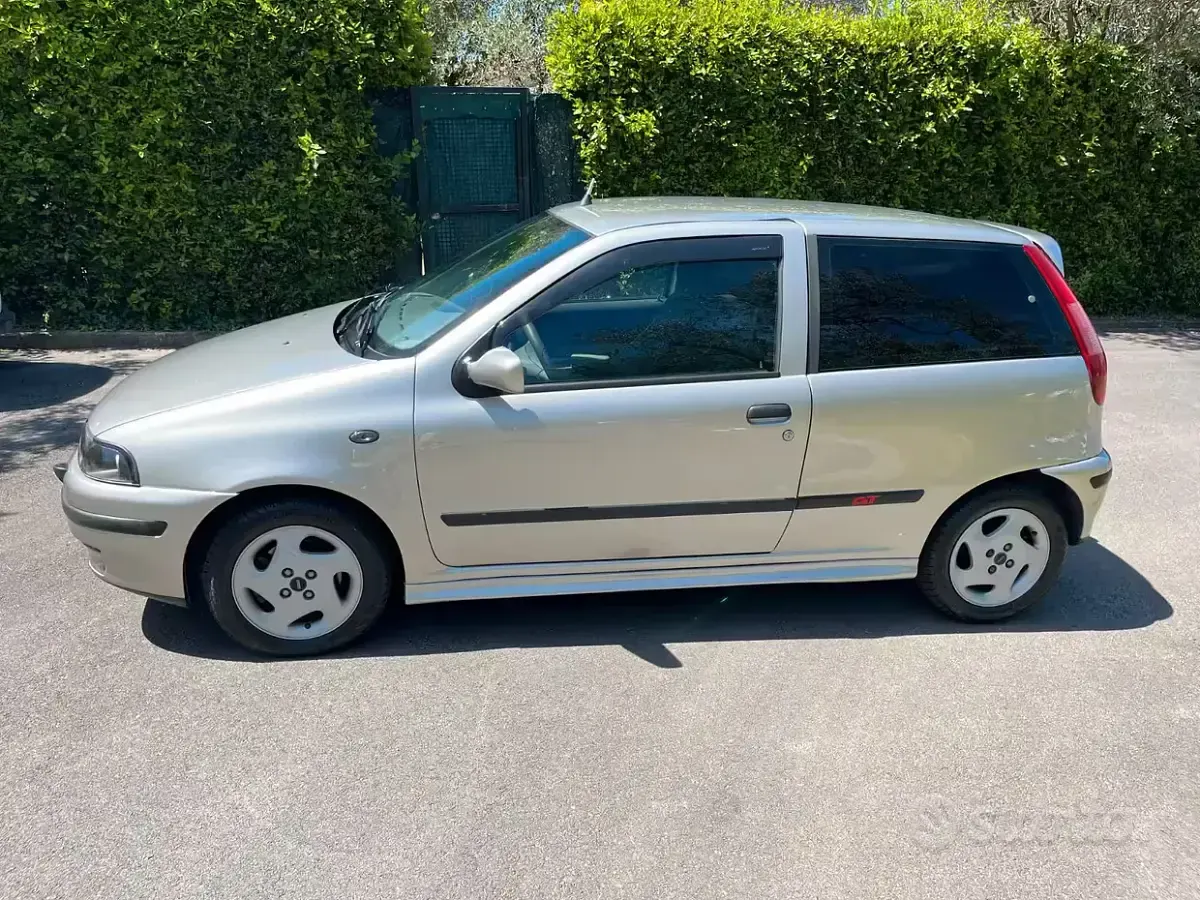 Usata Fiat Punto 131 CV (96 kW) 1996 Bluazzurro Berlina