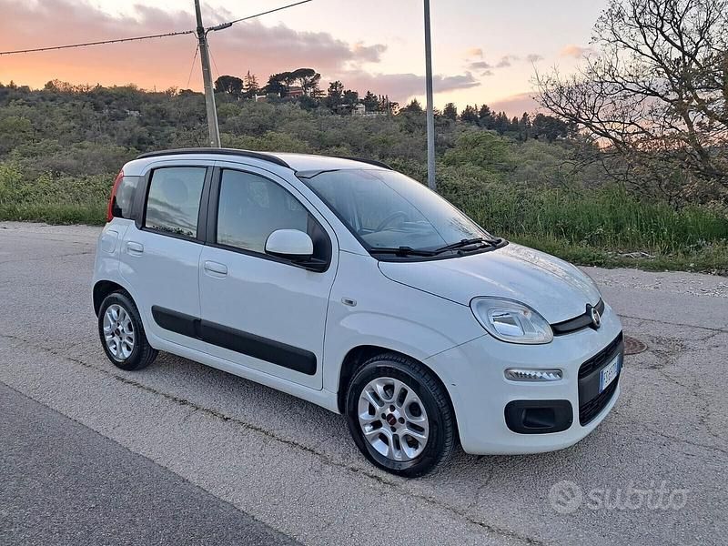 Usata Fiat Panda Lounge 95 CV (69 kW) 2018 Bianco Utilitaria