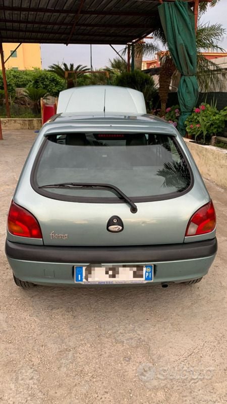 Usata Ford Fiesta 2000 Verde Utilitaria
