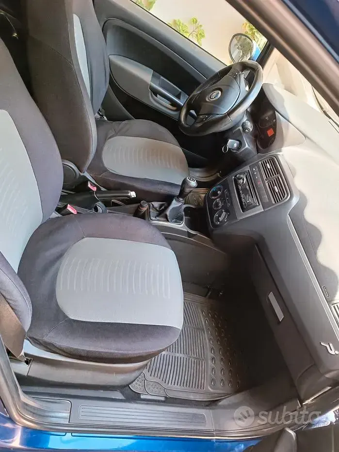 Usata Fiat Punto 75 CV (55 kW) 2007 Utilitaria