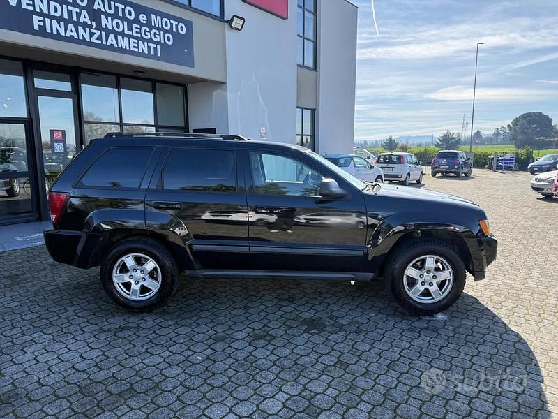Usata Jeep Grand Cherokee Laredo 214 CV (157 kW) 2006 Nero SUV
