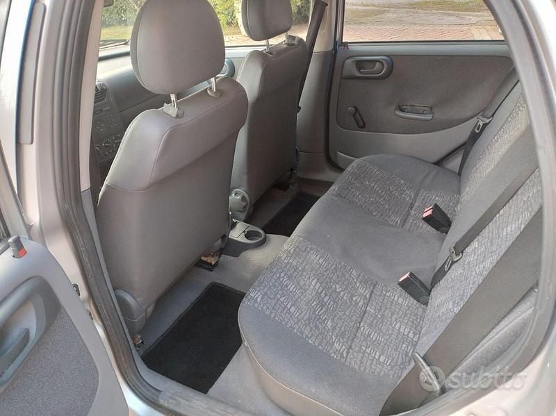 Usado Opel Corsa Comfort 2001 Cinzento Citadino