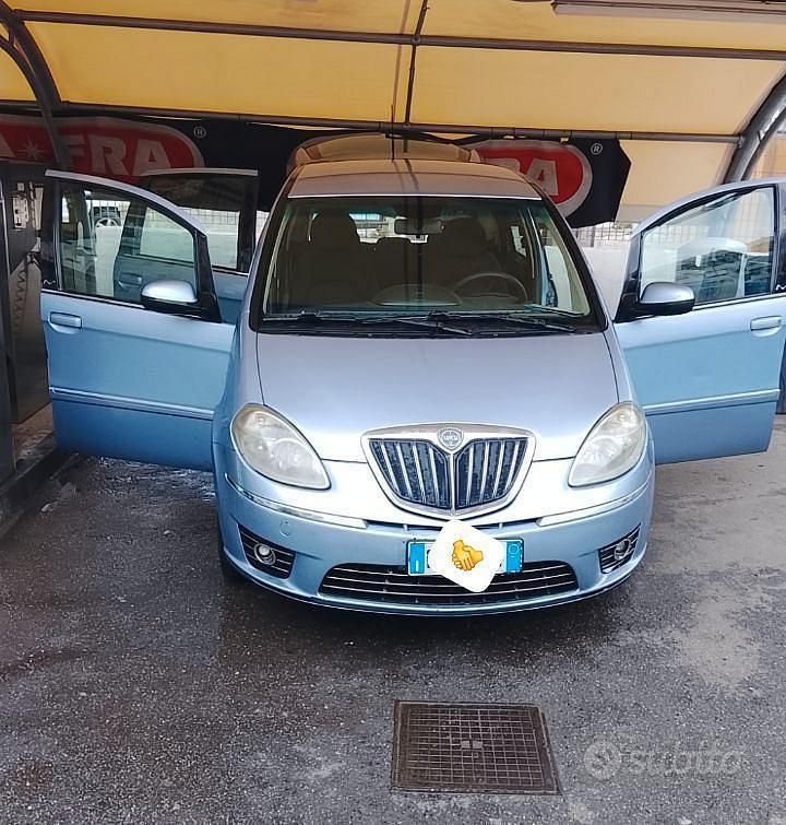 Usata Lancia Musa 90 CV (66 kW) 2011 Monovolume