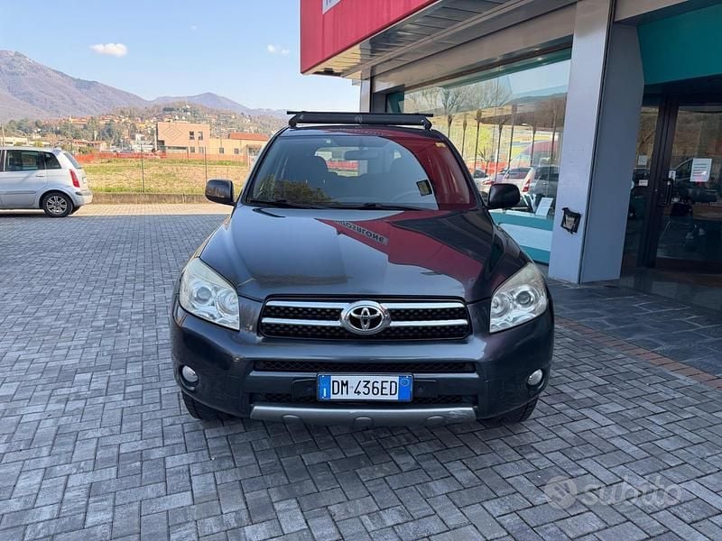 Usata Toyota RAV4 136 CV (100 kW) 2007 Grigio SUV