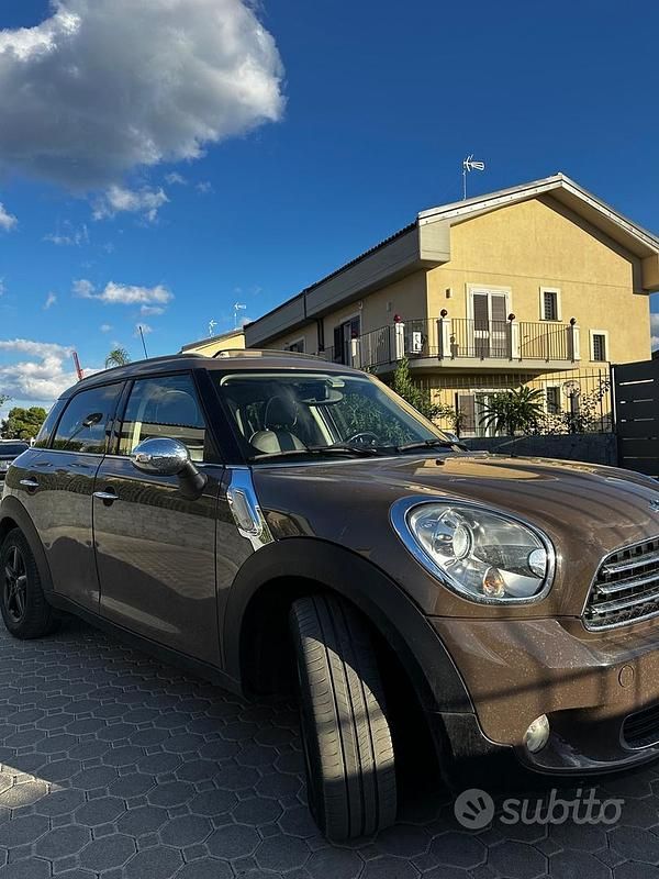 Usata Mini Cooper D Countryman 90 CV (66 kW) 2012 Marrone SUV