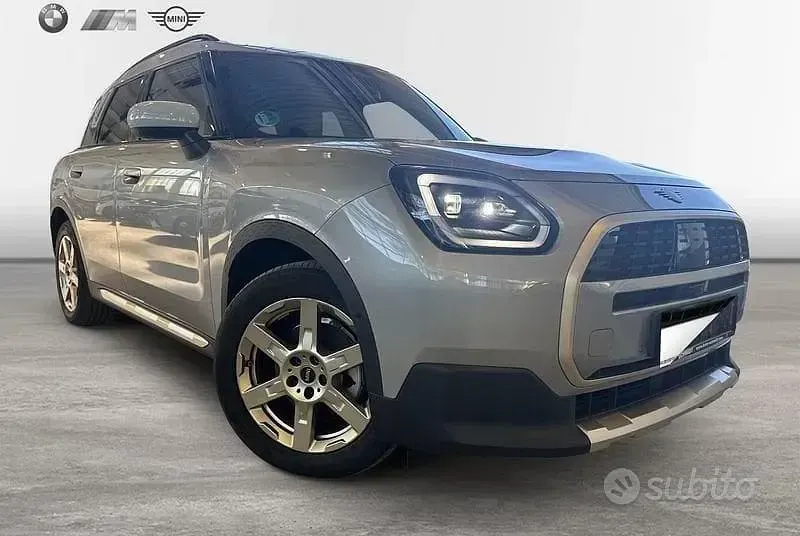 Usata Mini Countryman Favoured 170 CV (125 kW) 2025 Grigio SUV
