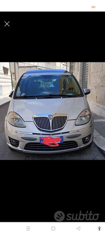 Usata Lancia Musa 78 CV (57 kW) 2010 Grigio Monovolume