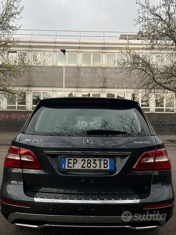 Usata Mercedes ML250 204 CV (150 kW) 2013 Blu SUV