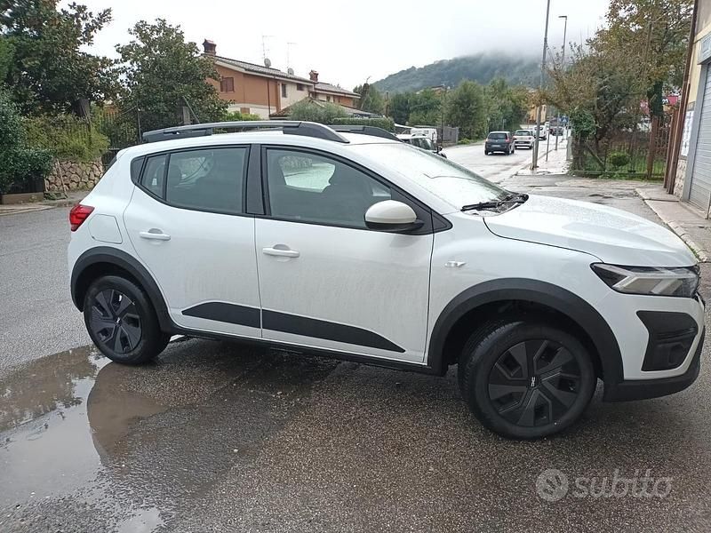 Bianco Usata 2024 Dacia Sandero Tre volumi | 14.200 € - Immagine 1/4